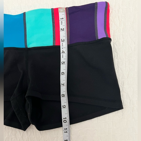 Lululemon Women's shorts with colorful waistband - Picture 7 of 7